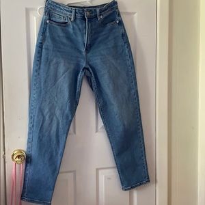 American eagle dark wash mom jeans STRETCH